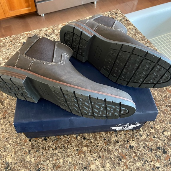 Dockers Ransom Rugged Chelsea Boots - Picture 4 of 4